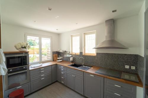 Les Lauriers - Private pool & river! gîte à louer Saumane Provence Country Club