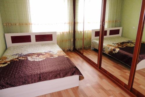Apartment Voroshilova 10