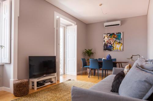 Breath-Taking River & City View Stunning 3 Bedrooms & 3 Bathrooms With AC Alfama Castle district 1st Floor Apartment, Lisboa (foto 5)