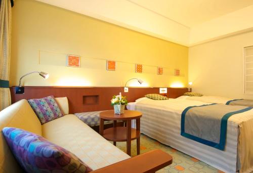 room detail thumbnail 1