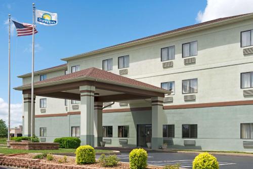 Days Inn by Wyndham Collinsville St Louis