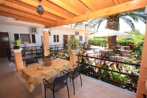 Kostas Apartments & studios - image 5