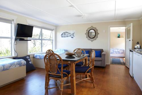 Konyha, Tipi and Bobs Waterfront Lodge in Great Barrier Island