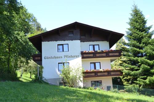 B&B Bad Schallerbach - Gästehaus Pfisterer - Bed and Breakfast Bad Schallerbach