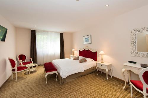 room detail thumbnail 0