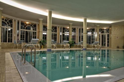 Swimming pool, Esplanade Spa and Golf Resort                                                                in Marianske Lazne