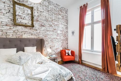 Hip loft style home near Vaci street, Budapest (photo 3)