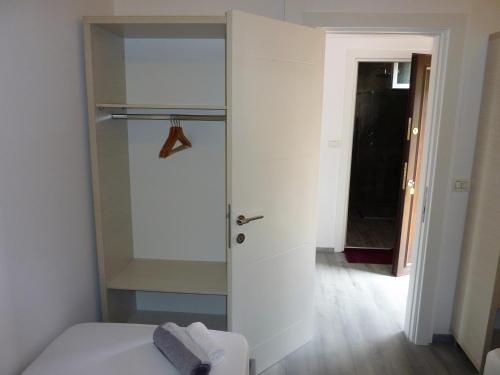 Two-Bedroom Apartment with Balcony and Sea View image 10