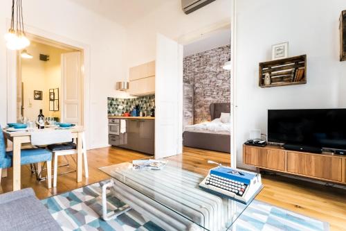 Hip loft style home near Vaci street, Budapest (photo 10)
