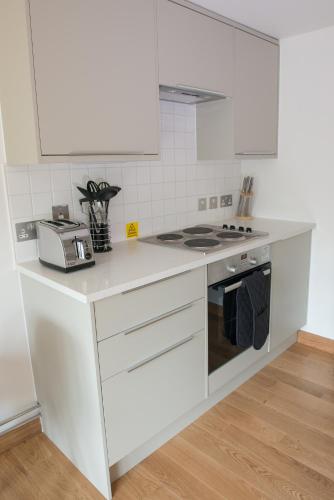 Létesítmények, West Court- Jesus College near Market Square