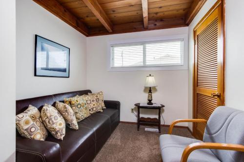Lincoln City Beach Front Vacation Rental - image 5