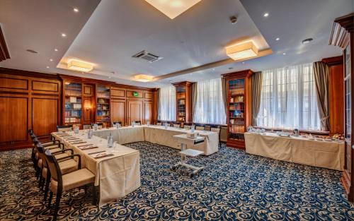 Schlosshotel Karlsruhe - image 13