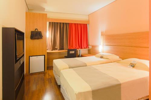 ibis Canoas Shopping Ibis Canoas Shopping is perfectly located for both business and leisure guests in Canoas. The property features a wide range of facilities to make your stay a pleasant experience. Service-minded staff