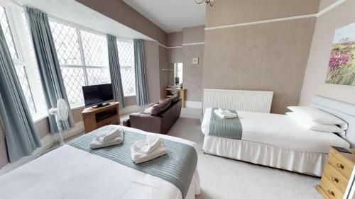 The Tudor Guest House - image 10