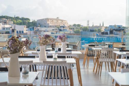 Bar/lounge, Belvedere Village in Gazi