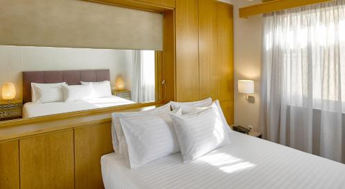 Acropolis View Penthouse, Athens (photo 3)