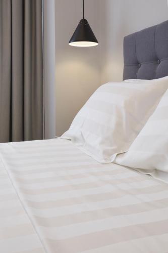 Superior Double Room with Urban View image 4