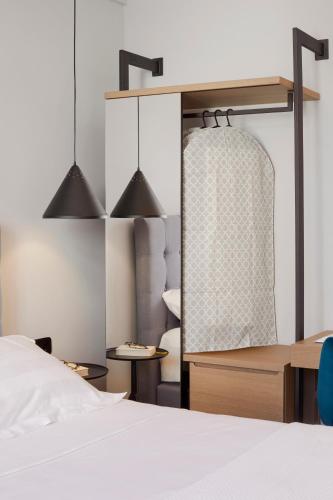Superior Double Room with Urban View image 6
