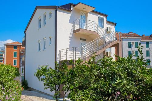Apartments Budva Center 2 - image 4