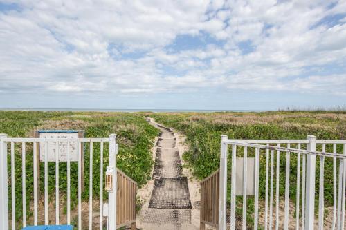 La Playa Condominium 205 in South Padre Island, TX - 10 reviews, prices |  Planet of Hotels