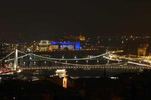 Binder-Home Stylish Studios Budapest/Parliament - image 6