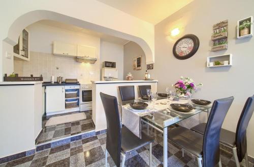 Apartment Rijeka 13976b - image 12