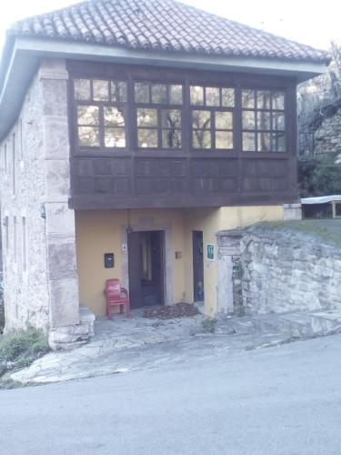 Casa Rural OSO 1 in Santiago del Hermo
