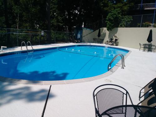 Traveler's Inn & Lodge - image 10