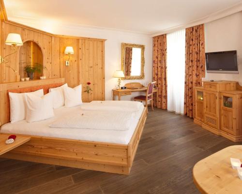 158299429 Hotel Goldener Adler, BW Signature Collection