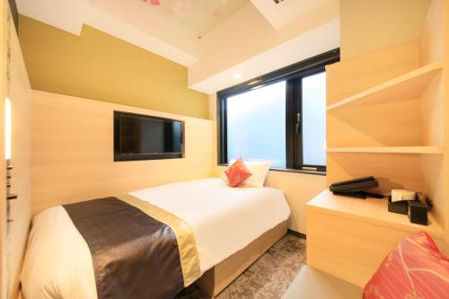 Single Room image 10