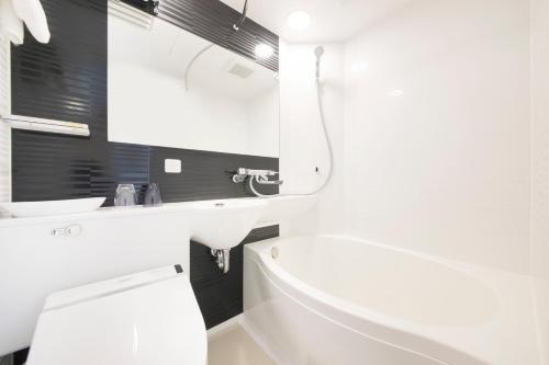 Twin Room image 10