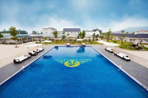 Swimming pool, Nghi Son Hotel Thanh Hoa in Tinh Gia