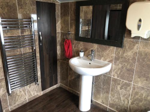Ely Guest House - image 12