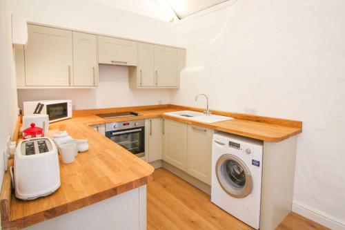 Bellot Cottage - image 8