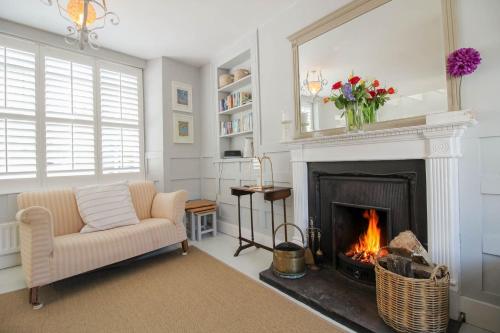 Sunshine Cottage - image 14