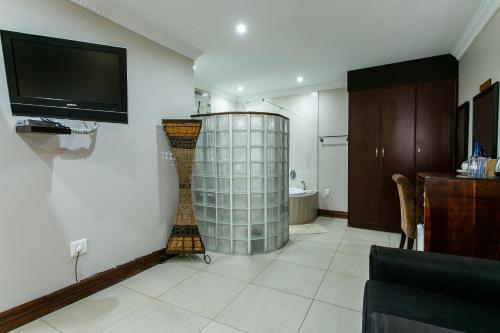 Royl Court Guesthouse