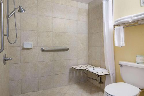 Quality Inn Calhoun North I-75 in Calhoun, USA