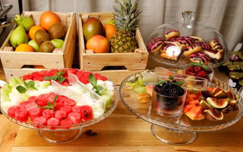 158361948 All Seasons Residence Hotel - Free parking