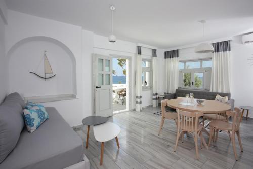 Sigalas Beach Hotel - image 4