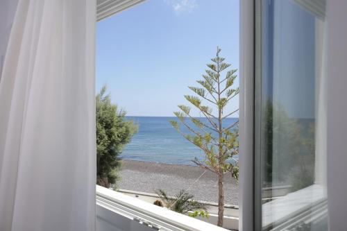 Sigalas Beach Hotel - image 8