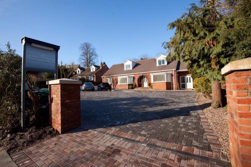Holly Lodge - image 13