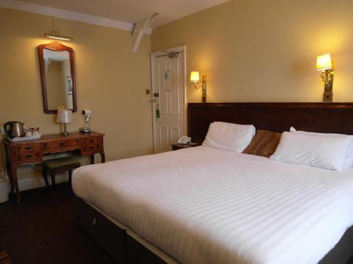 Best Western The George Hotel, Swaffham Set in a prime location of Swaffham, Best Western The George Hotel, Swaffham puts everything the city has to offer just outside your doorstep. The hotel offers a wide range of amenities and perks to e