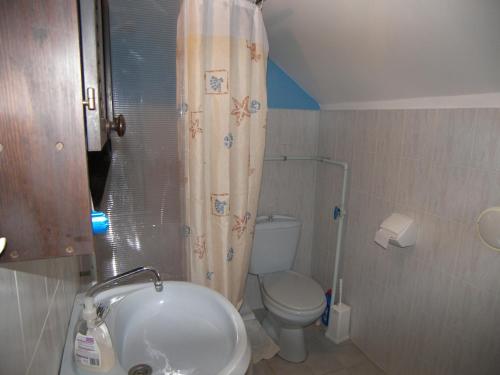Bathroom, Csilla Nyaralo in Tiszakecske
