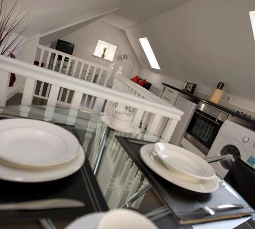 Aberdeen Serviced Apartments - The Lodge - image 5