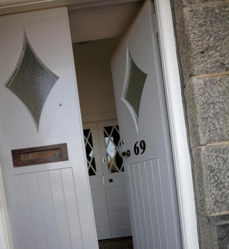 Aberdeen Serviced Apartments - The Lodge - image 8