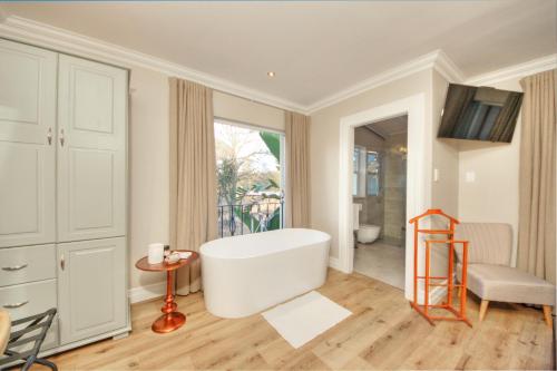 158439781 Amberhall Guesthouse