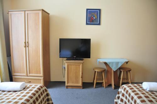 Two-Bedroom Apartment (4 Adults) image 2