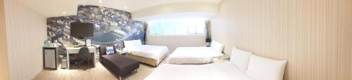 3 double beds