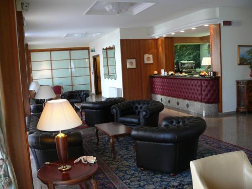 大堂, Hotel Rossini  in 佩薩羅市中心