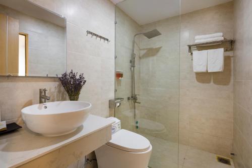 The Swan hotel Room Type - Deluxe Triple Room with Sea View